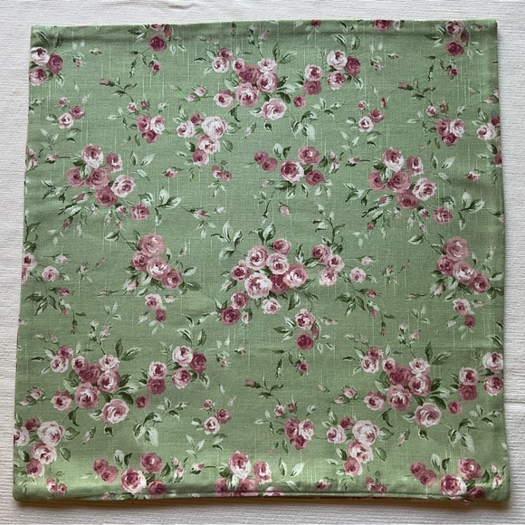 Custom Accent Pillow  20” X  20” Set of two is available. - Picture 3 of 4